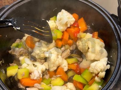 Troškinti daržovės lėtoje viryklėje Žingsnis 1