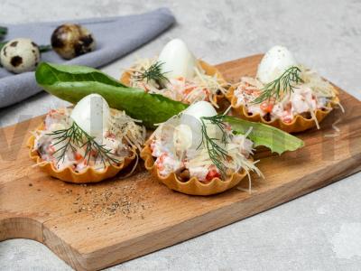 Tartaletės su kalakutienos filė ir raudonąja ikra pagrindine nuotrauka