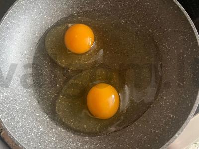 Neapolietiškas pusryčių patiekalas su karbonaidu Žingsnis 1