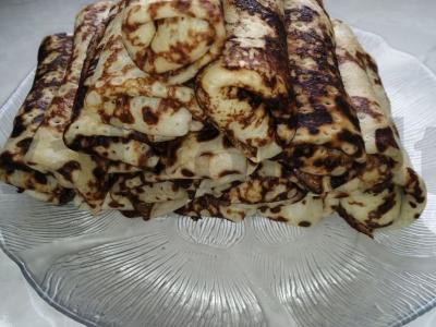 Įdarytos blynai su varške pagrindine nuotrauka