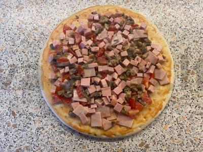 Pica su grybais ir vyšniniais pomidorais „Su meile“ Žingsnis 9