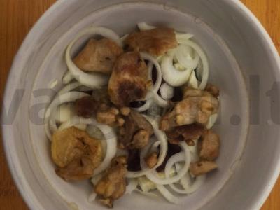 Salotas „Ant masės“ su vištiena Žingsnis 4