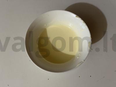 Traškus naminis keksiukas su kondensuotu pienu Žingsnis 1