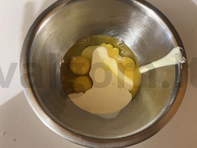 Traškus naminis keksiukas su kondensuotu pienu Žingsnis 3