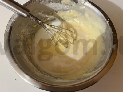 Traškus naminis keksiukas su kondensuotu pienu Žingsnis 5