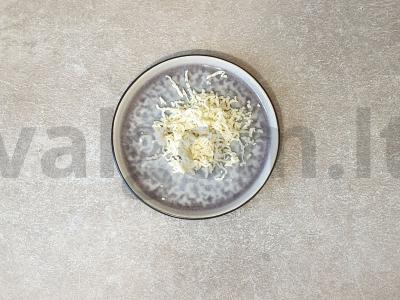 Braškinių desertas su baltu šokoladu Žingsnis 4