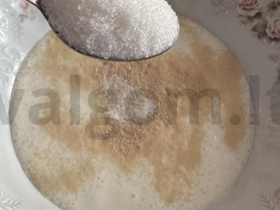 Mielinės blynai su mango pusryčiams Žingsnis 2