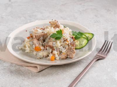 Kumpio plovas lėtojoje viryklėje pagrindine nuotrauka