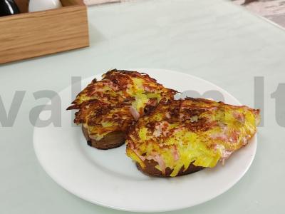 Karštas sumuštinis „Apverstas“ su bulvėmis pagrindine nuotrauka