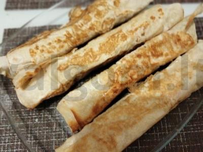 Sotūs vamzdeliai su kumpiu ir sūriu pagrindine nuotrauka