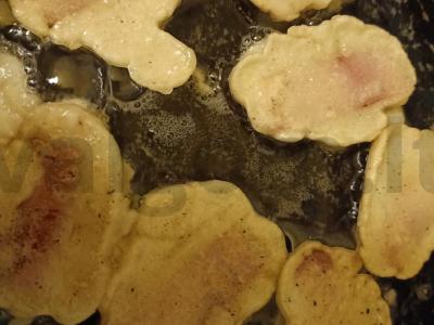 Dešrelės tešloje keptos Žingsnis 4