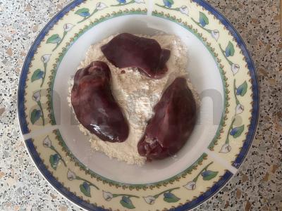 Vištienos kepenėlės su pievagrybiais ir morkomis Žingsnis 4