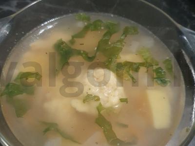 Sriuba su meatballs pagrindine nuotrauka