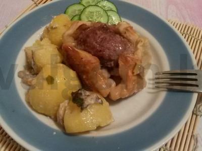 Kotletai su grybais sluoksniuotoje tešloje pagrindine nuotrauka