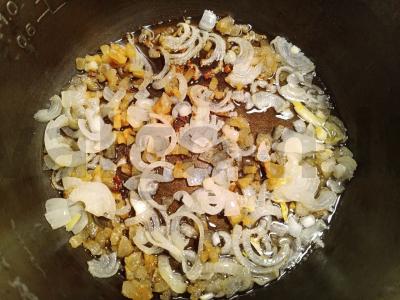 Birus plovas su migdolais ir razinomis Žingsnis 1