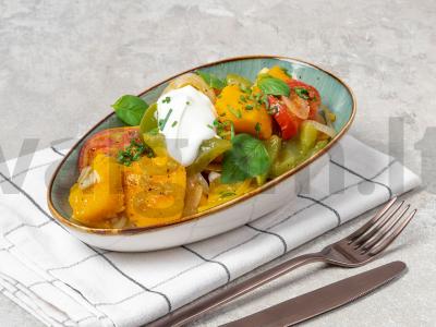 Graikiška moliūgų patiekalas su žolelėmis pagrindine nuotrauka