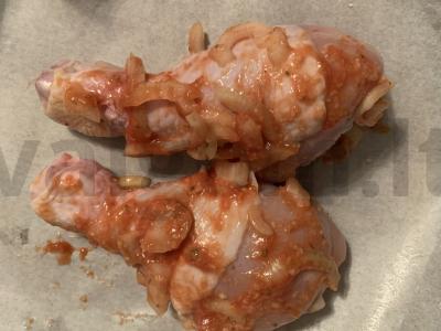 Kepta vištienos blauzda su krienais ir pomidorų padažu Žingsnis 5