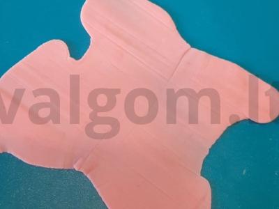 Gėlytės iš masės torto dekoravimui Žingsnis 3