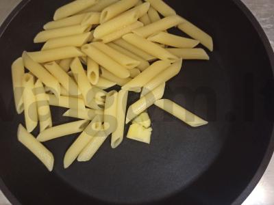 Makaronai su sūriu ir grietine Žingsnis 2