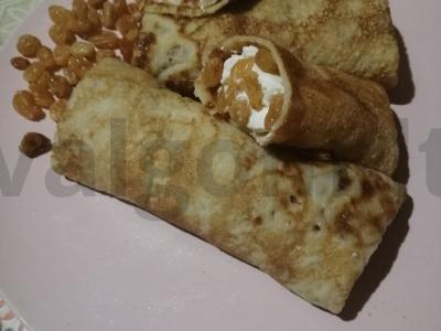 Blynai, įdaryti rikota ir razinomis pagrindine nuotrauka