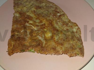 Riešutų omletas pagrindine nuotrauka