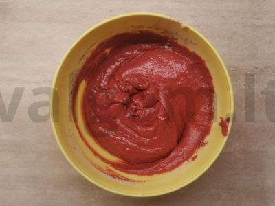 Raudonojo aksomo keksiukai su kremu Žingsnis 3