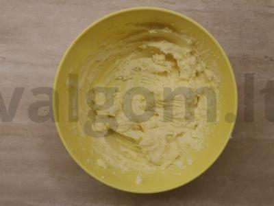 Raudonojo aksomo keksiukai su kremu Žingsnis 4