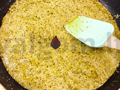 Makaronai su krevetėmis grietinėlės padaže su pesto Žingsnis 3