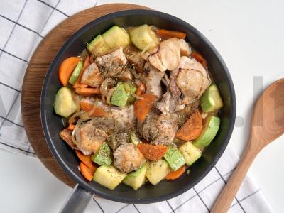 Kalakutienos filė su daržovėmis ir vištienos šlaunelėmis Žingsnis 2