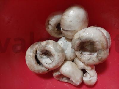 Įdaryti grybai Žingsnis 2