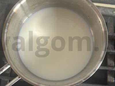 Avižinė košė su vaisiais ir sviestu Žingsnis 1