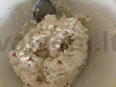 Sūrio blynai orkaitėje su razinomis ir cukatais Žingsnis 4