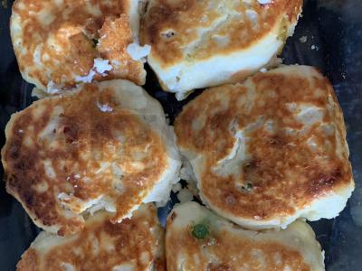 Sūrio blynai orkaitėje su razinomis ir cukatais pagrindine nuotrauka