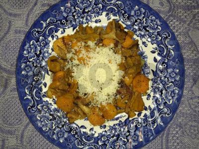 Saldus bulvės patiekalas su keptomis voveraitėmis ir svogūnais Žingsnis 5