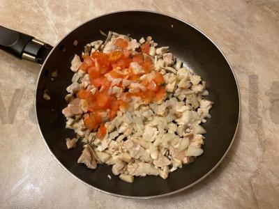 Sotūs sūrio tortilija su daržovėmis, pievagrybiais ir mėsa Žingsnis 3