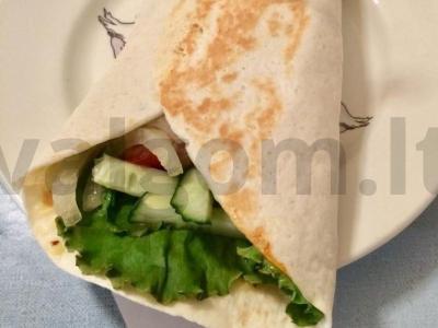 Ritinys su bifšteksu pagrindine nuotrauka