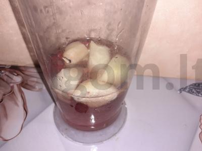 Gaivus kokteilis su braškėmis, mėtų arbata ir mineraliniu vandeniu Žingsnis 2