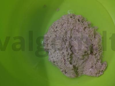 Duona „Ruginė sėkla“ Žingsnis 1