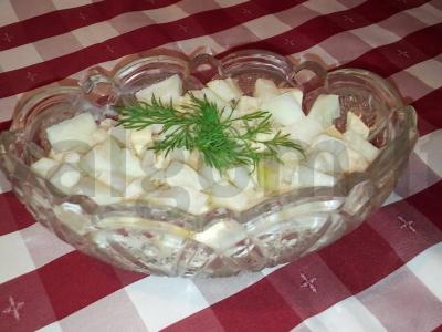 Salotas su sūriu ir kriaušėmis pagrindine nuotrauka