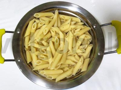 Makaronai su šalotiniu svogūnu ir konservuotu tunu migdolų piene Žingsnis 1