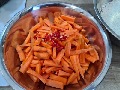 Plovas su aviena ir avinžirniais katile Žingsnis 1