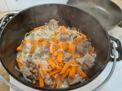 Plovas su aviena ir avinžirniais katile Žingsnis 5