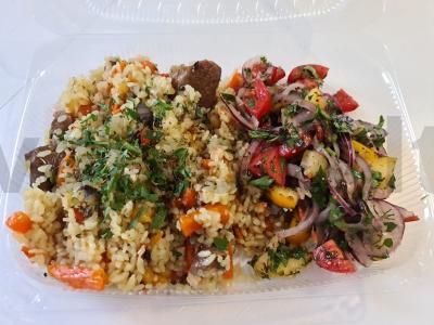 Plovas su aviena ir avinžirniais katile pagrindine nuotrauka