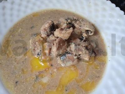 Žuvies konservų ir rizoni sriuba Žingsnis 4