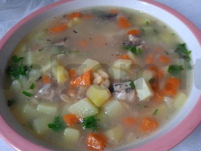 Žuvies konservų ir rizoni sriuba pagrindine nuotrauka