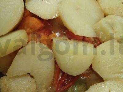 Avinienos hashlama su bulvėmis katile Žingsnis 3