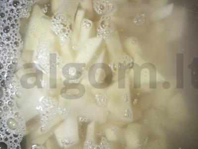 Žuvies konservų sriuba Žingsnis 1