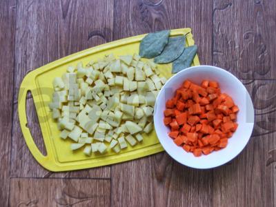 Aromatingas kukurūzų sriuba su žolelėmis Žingsnis 1