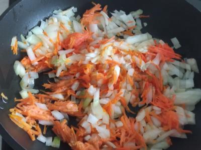 Aromatinga mėsos solianka pietums Žingsnis 2