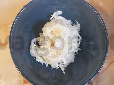 Užkandžių vinigretas su raudonaisiais pupelėmis ir raugintais kopūstais Žingsnis 3